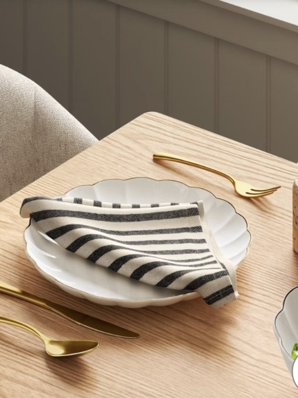 New Threshold 4 Piece Striped Table Napkins in Cream & Black